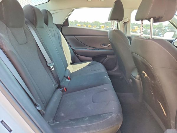 2021 HYUNDAI ELANTRA SE