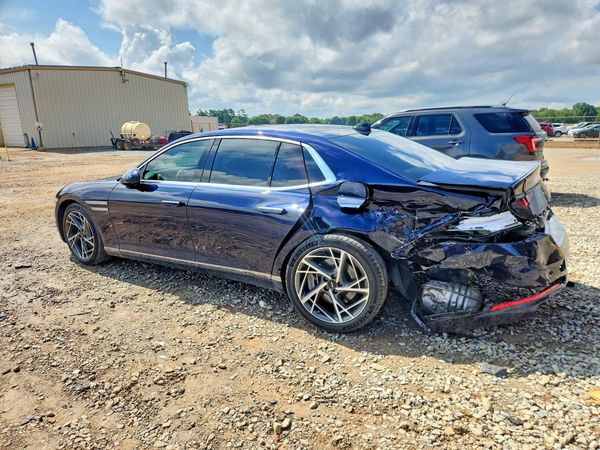 2023 GENESIS G90
