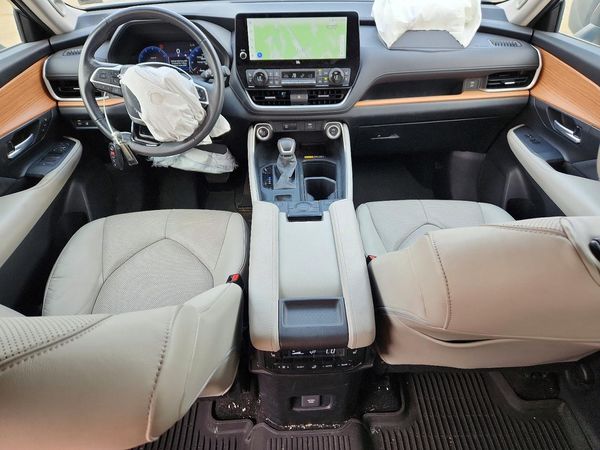 2024 TOYOTA GRAND HIGHLANDER