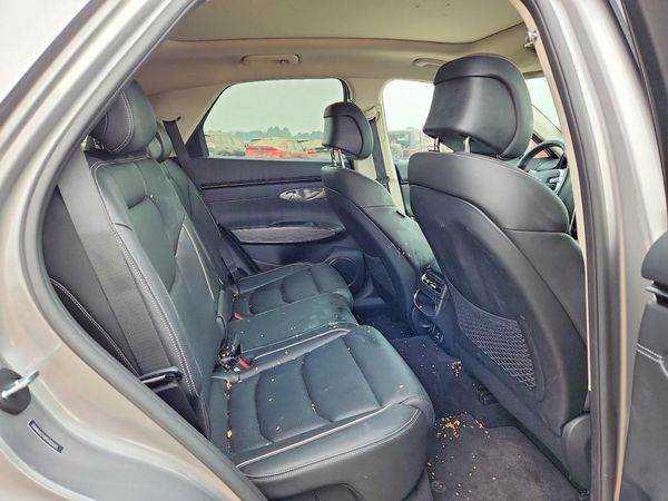 2025 GENESIS GV70