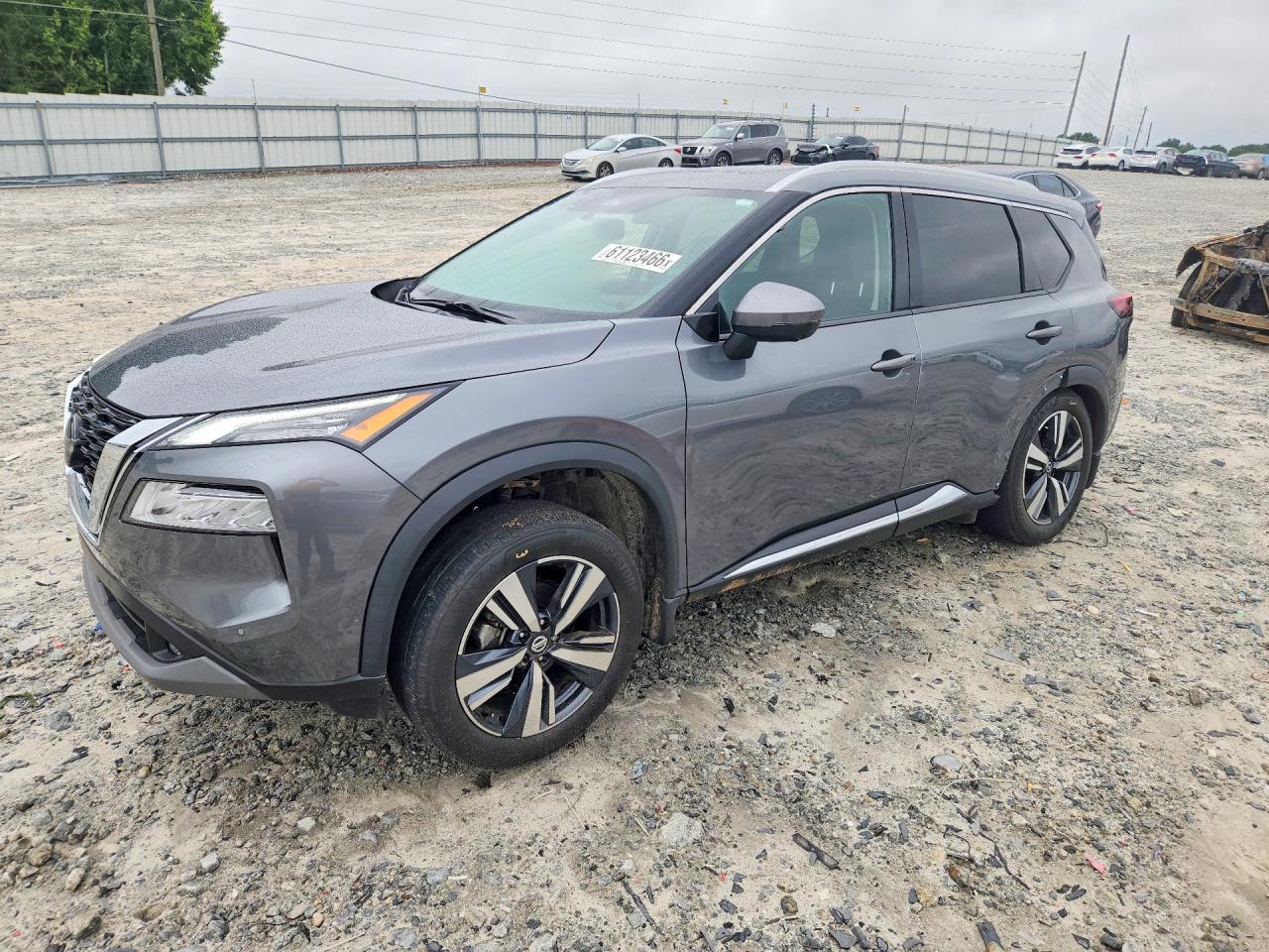 2021 NISSAN ROGUE SL — Front 3/4