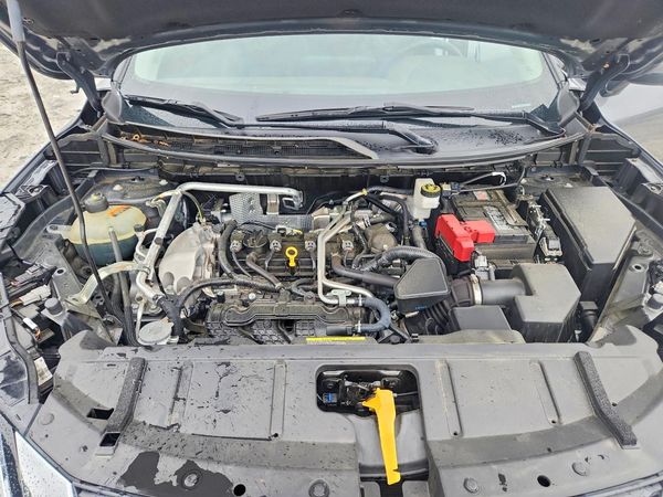 2021 NISSAN ROGUE SL — Engine bay