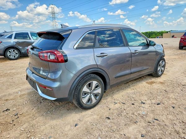 2017 KIA NIRO