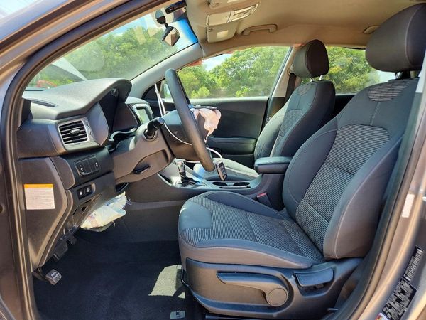 2017 KIA NIRO