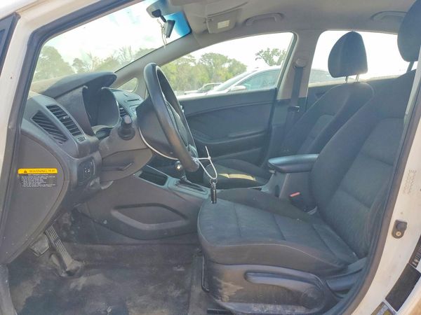 2016 KIA FORTE GL (Middle-Low Grade)