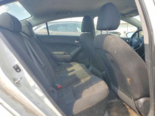 2016 KIA FORTE GL (Middle-Low Grade)
