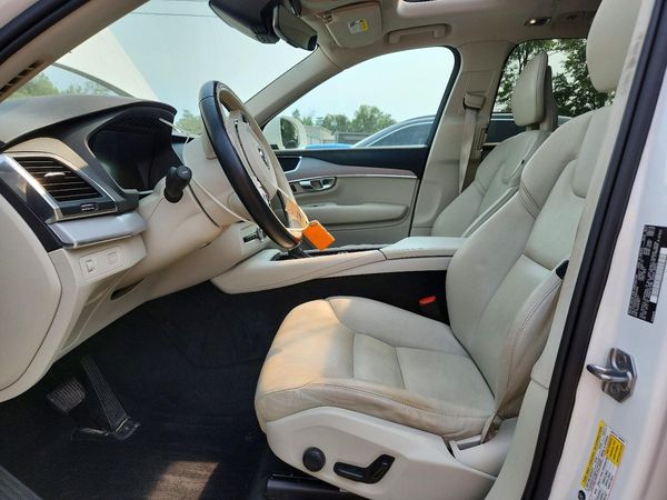 2022 VOLVO XC90 Momentum (excl S60)