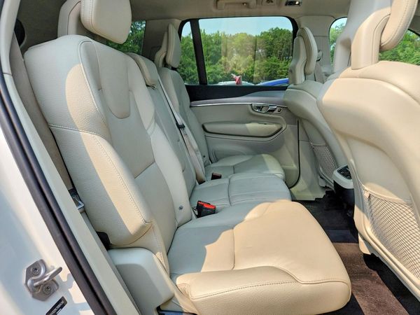 2022 VOLVO XC90 Momentum (excl S60)