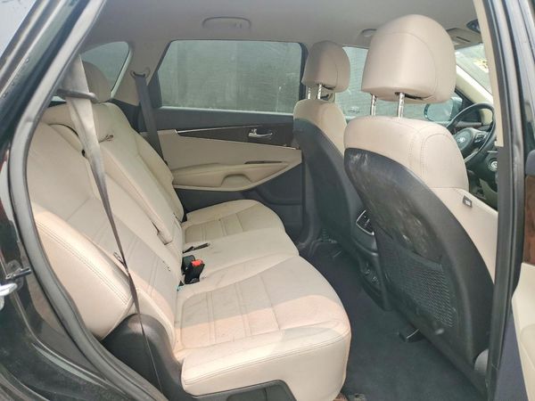 2017 KIA SORENTO L, LX