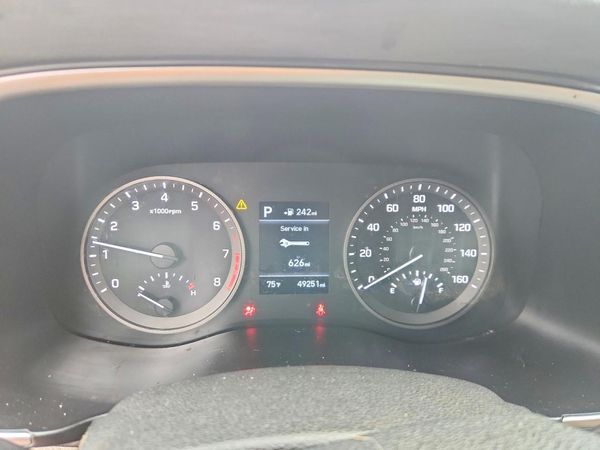 2021 HYUNDAI TUCSON SE