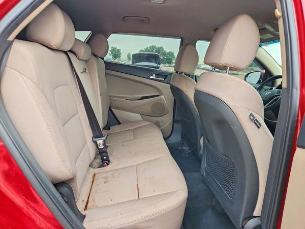 2021 HYUNDAI TUCSON SE