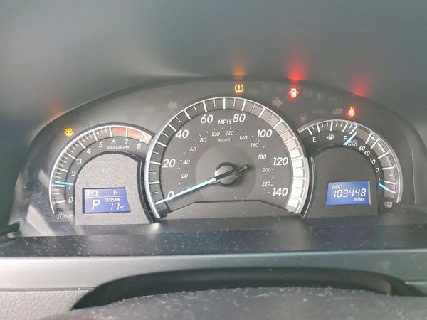 2014 TOYOTA CAMRY