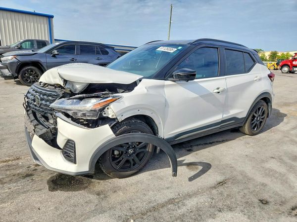 2021 NISSAN KICKS SR