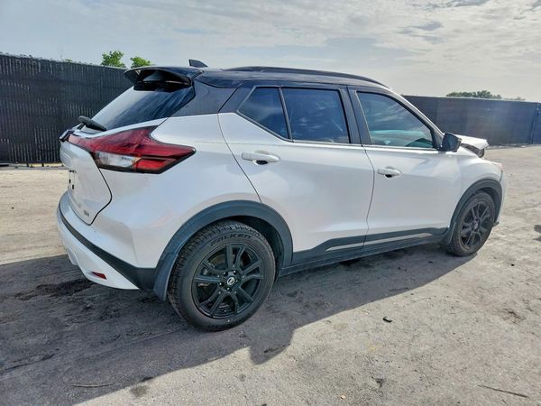 2021 NISSAN KICKS SR
