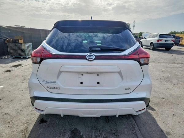 2021 NISSAN KICKS SR