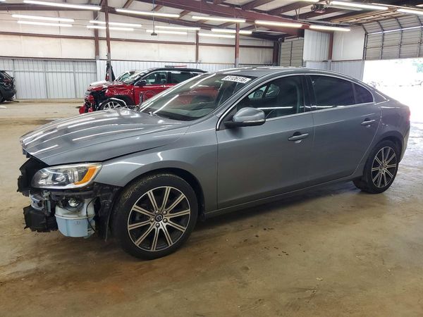 2018 VOLVO S60