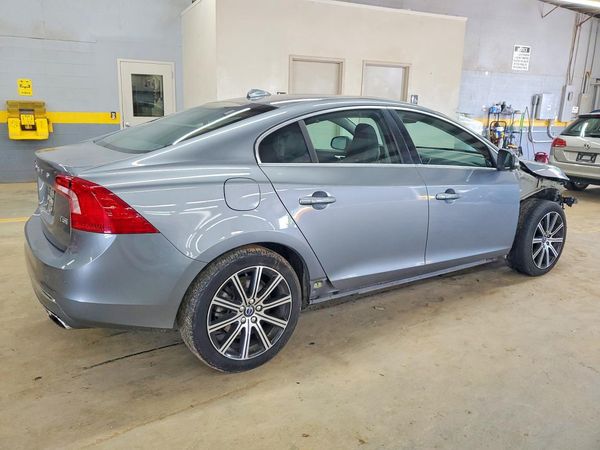 2018 VOLVO S60 Premier