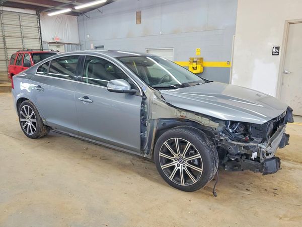 2018 VOLVO S60 Premier