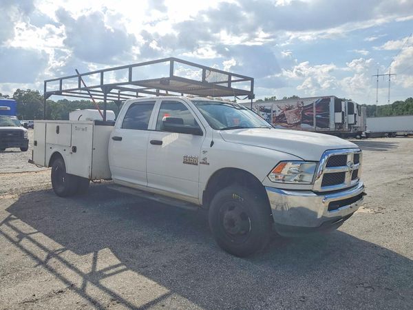 2015 RAM 3500 CREW CAB CHASSIS
