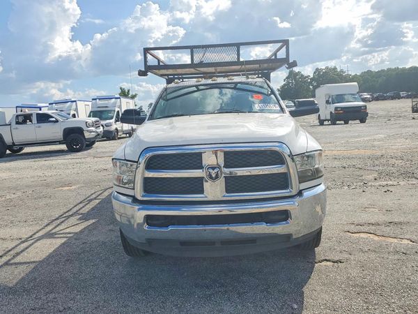 2015 RAM 3500 CREW CAB CHASSIS
