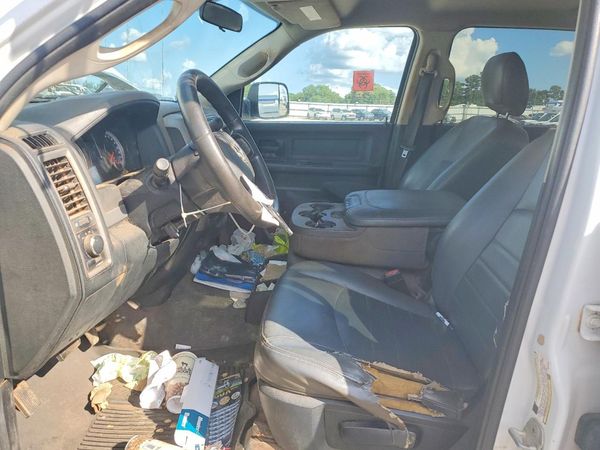 2015 RAM 3500 CREW CAB CHASSIS
