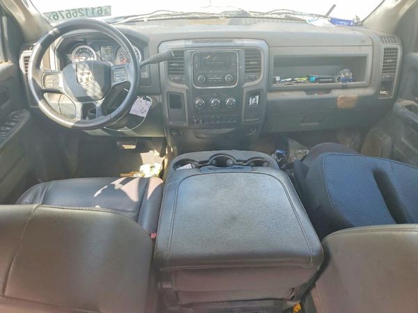 2015 RAM 3500 CREW CAB CHASSIS