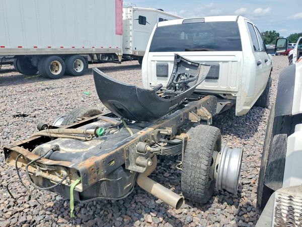2024 RAM 3500 CREW CAB CHASSIS 4X4