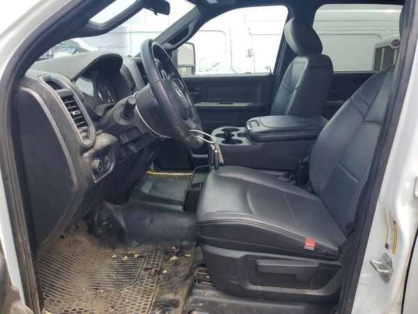 2024 RAM 3500 CREW CAB CHASSIS 4X4