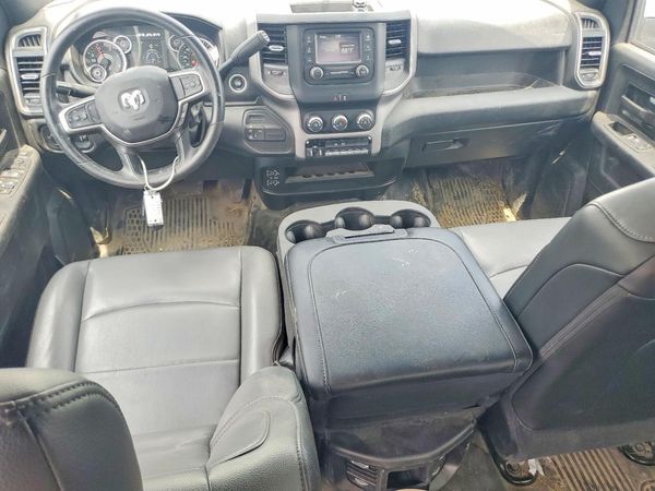 2024 RAM 3500 CREW CAB CHASSIS 4X4