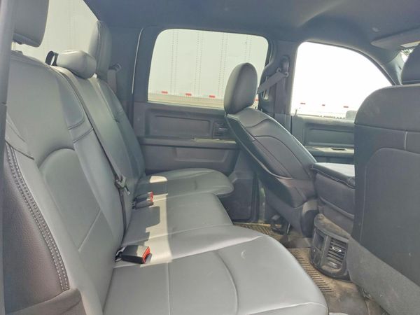 2024 RAM 3500 CREW CAB CHASSIS 4X4