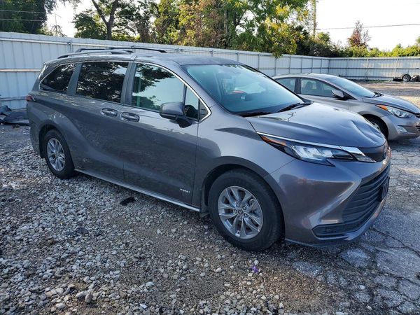2021 TOYOTA SIENNA