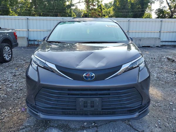 2021 TOYOTA SIENNA