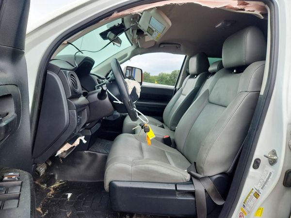2018 TOYOTA TUNDRA SR/SR5