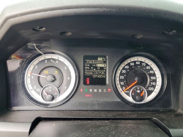 2014 RAM 1500 ST QUAD CAB 4X2