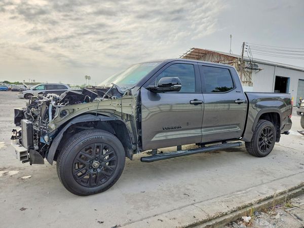 2025 TOYOTA TUNDRA