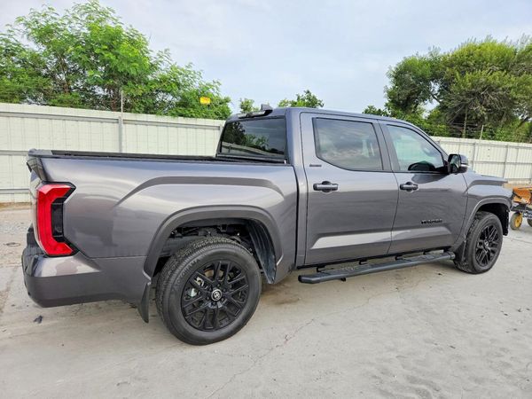 2025 TOYOTA TUNDRA