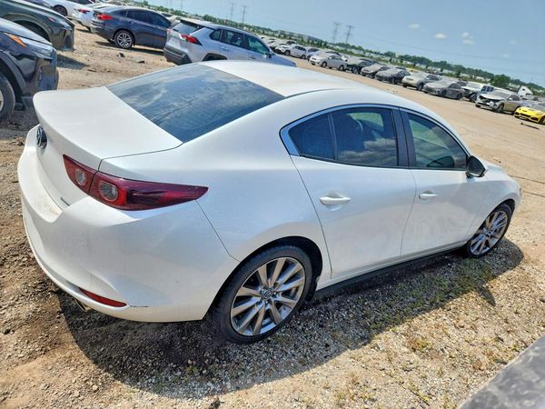2022 MAZDA 3 Select Package