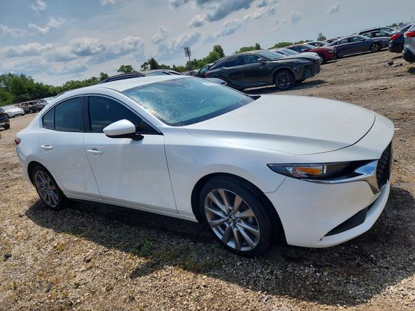 2022 MAZDA 3 Select Package