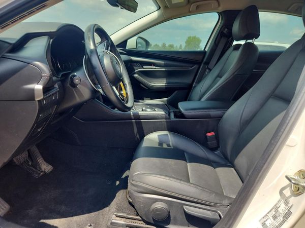 2022 MAZDA 3 Select Package