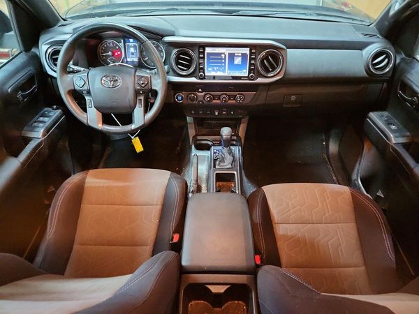 2020 TOYOTA TACOMA DBC SR5
