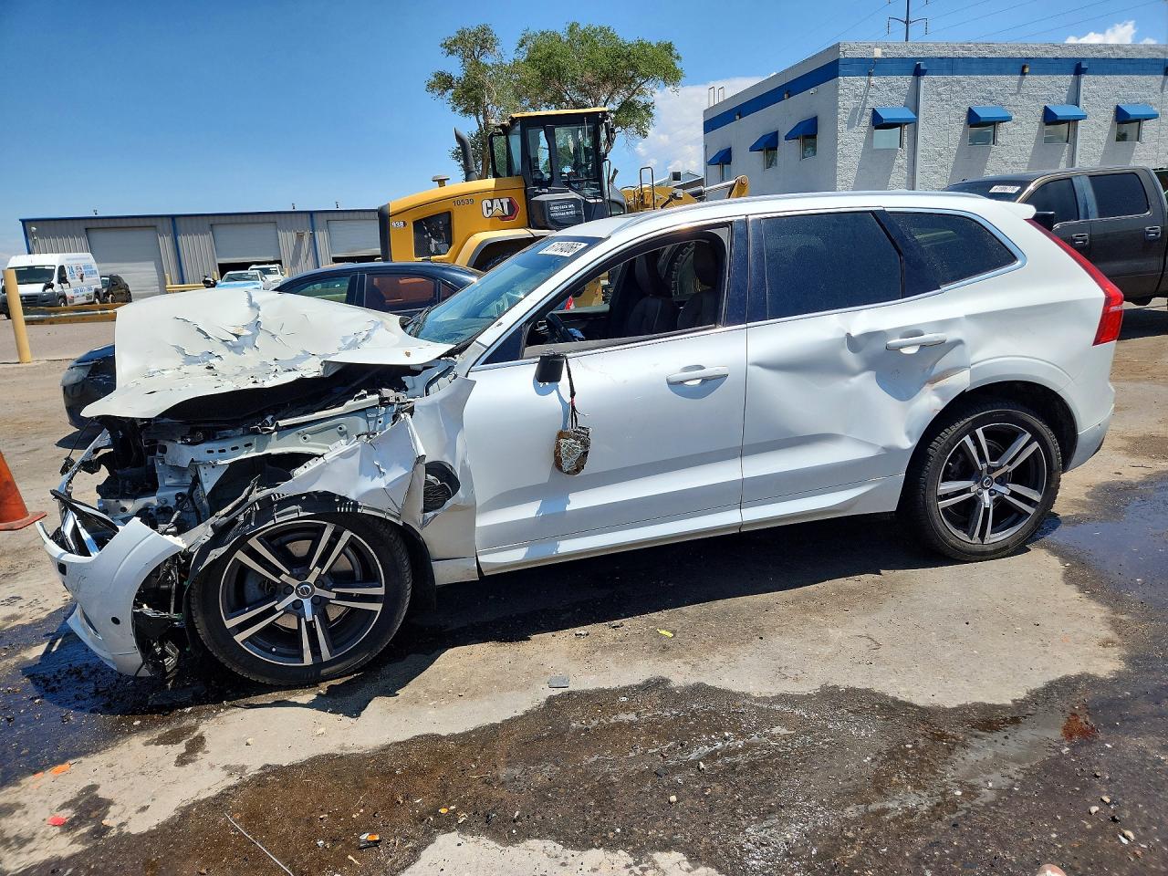 2019 VOLVO XC60 Momentum