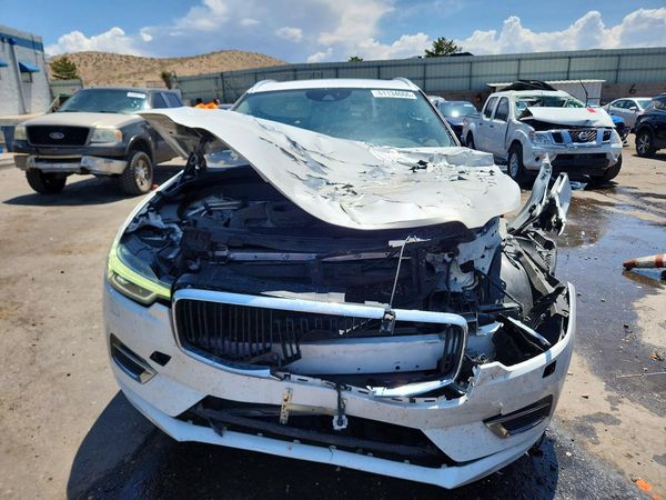 2019 VOLVO XC60 Momentum