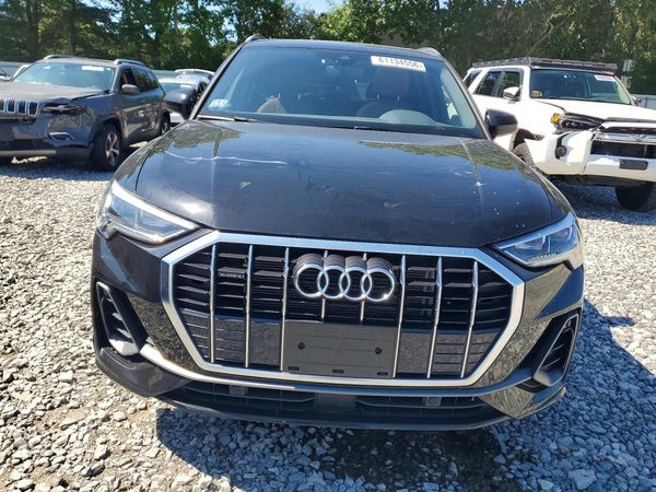 2023 AUDI Q3 S Line quattro Premium