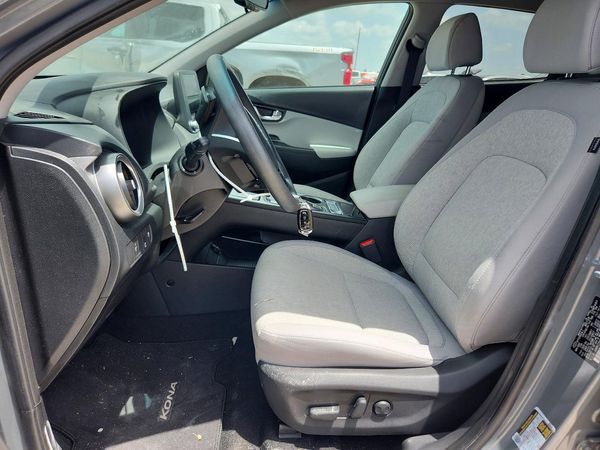 2023 HYUNDAI KONA SE
