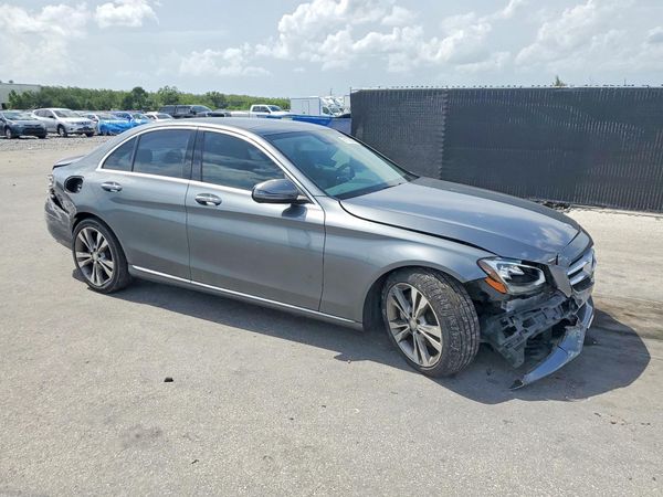 2017 MERCEDES-BENZ C C300