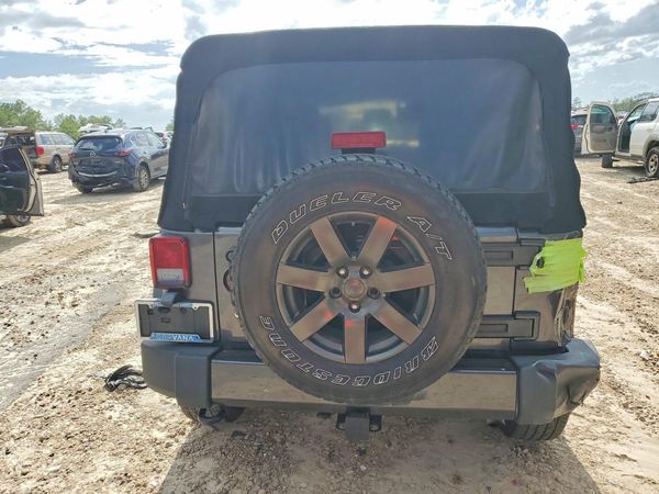 2016 JEEP WRANGLER UNLIMITED SAHARA 4X4