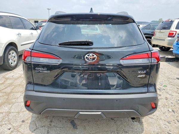 2024 TOYOTA COROLLA CROSS XLE