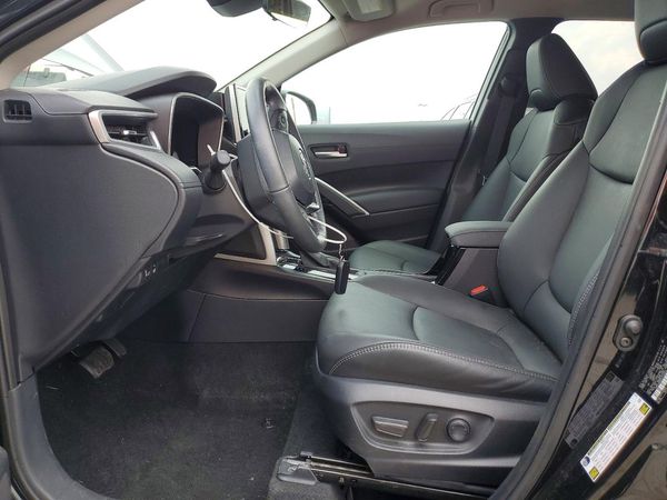 2024 TOYOTA COROLLA CROSS XLE