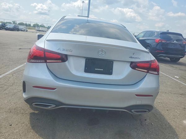 2022 MERCEDES-BENZ A A220-4M