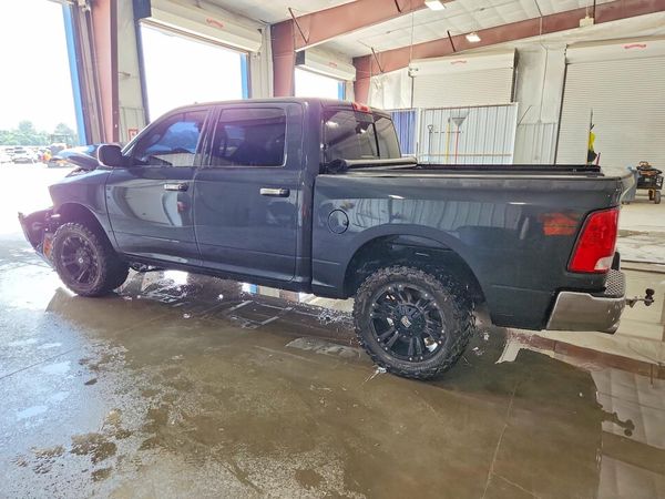 2018 RAM 1500 SLT CREW CAB 4X4